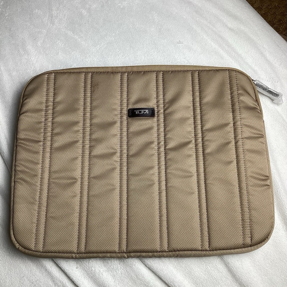 TUMI Beige iPad or Tablet Sleeve Quilted Case Protector Bag NEW